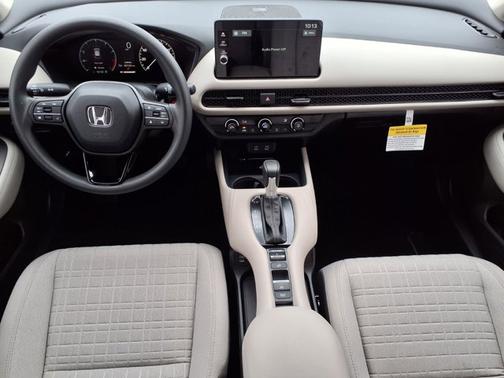 Platinum White Pearl 2026 Honda HR-V LX