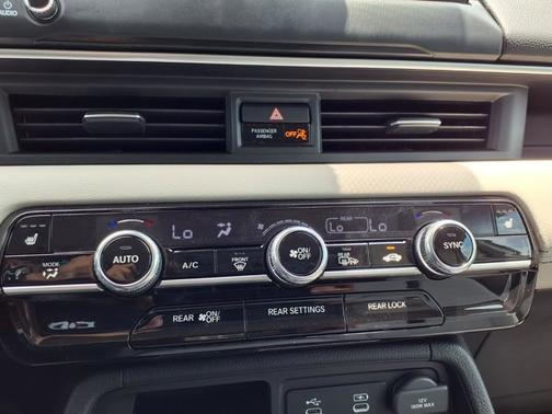 Platinum White Pearl 2026 Honda Pilot Touring S