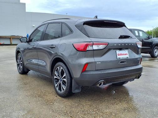 Carbonized Gray Metallic 2022 Ford Escape SE