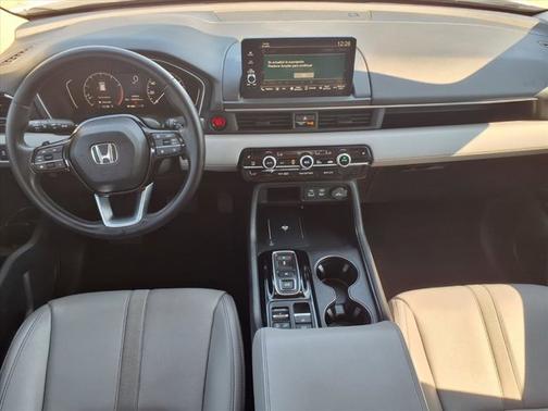 2023 Honda Pilot EX-L 8 Passenger