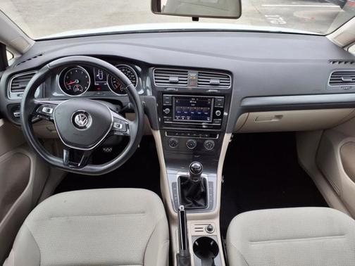 2018 Volkswagen Golf SportWagen TSI S