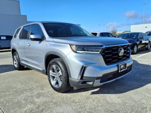 Lunar Silver Metallic 2025 Honda Pilot EX-L