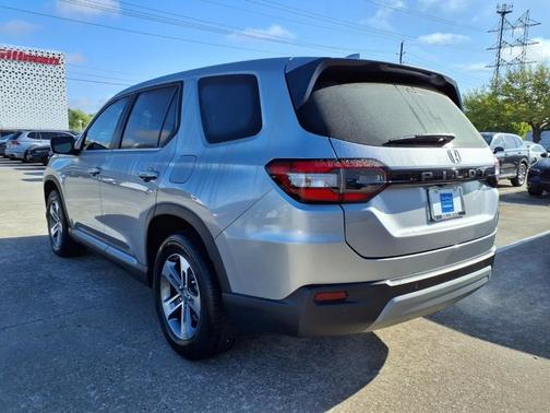 Lunar Silver Metallic 2025 Honda Pilot EX-L