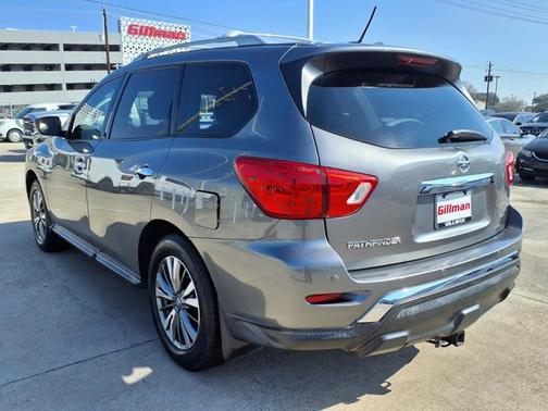 2018 Nissan Pathfinder SV