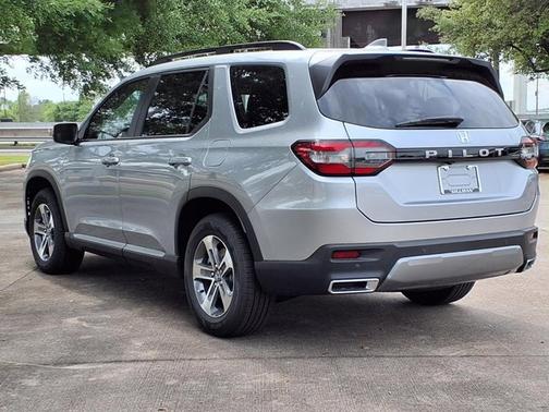 Solar Silver Metallic 2026 Honda Pilot EX-L
