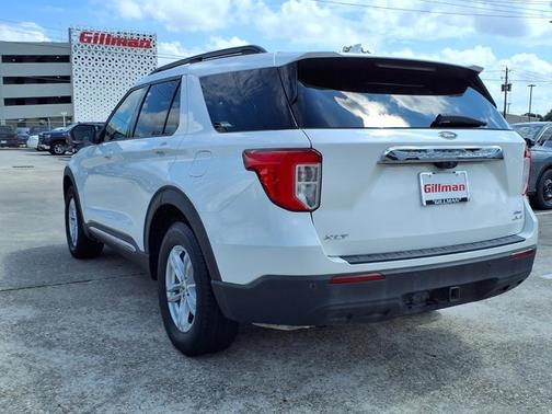 Star White Metallic Tri-Coat 2022 Ford Explorer XLT