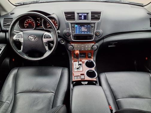 Black 2013 Toyota Highlander Limited