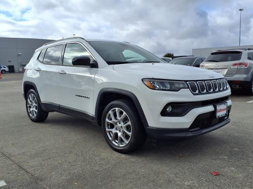 2022 Jeep Compass Latitude Lux