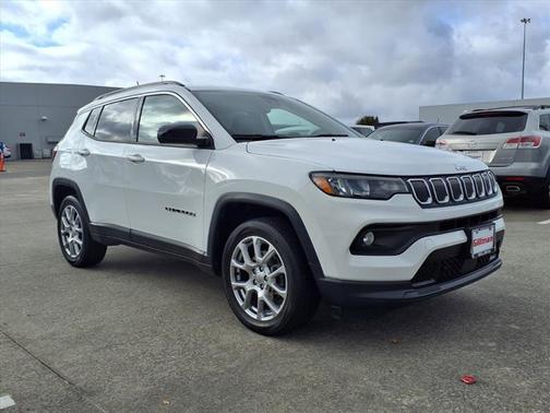 2022 Jeep Compass Latitude Lux