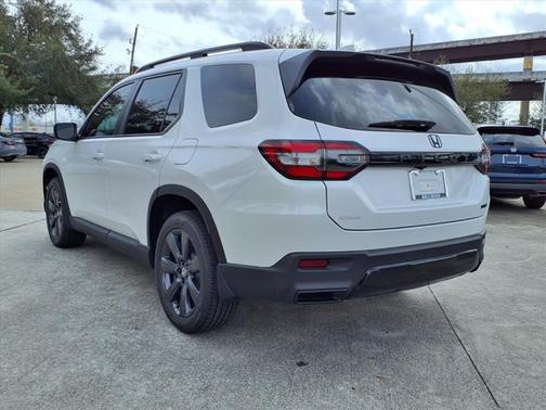 Platinum White Pearl 2026 Honda Pilot Sport
