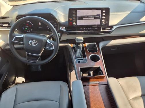 2022 Toyota Sienna XLE