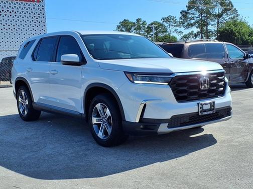 Platinum White Pearl 2024 Honda Pilot EX-L 7 Passenger