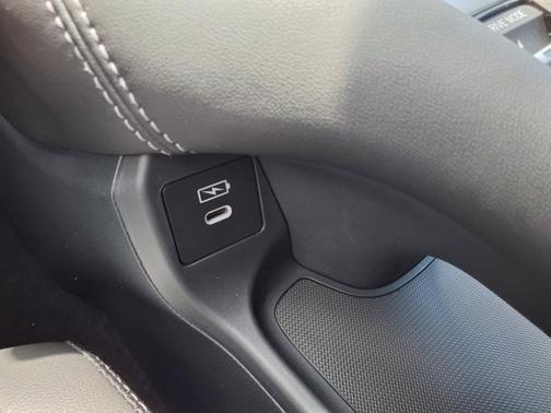 Platinum White Pearl 2026 Honda HR-V EX-L