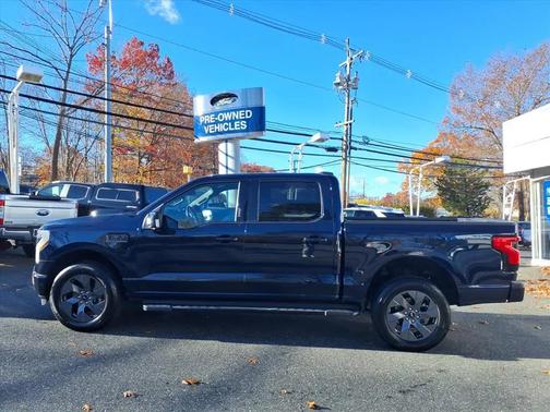 2022 Ford F-150 Lightning LARIAT