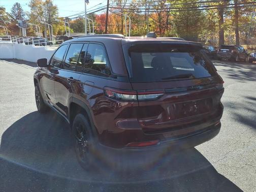2024 Jeep Grand Cherokee Altitude