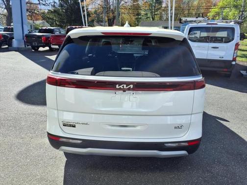 2022 Kia Carnival LX