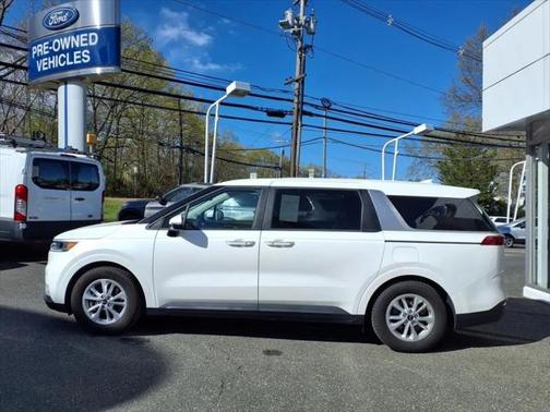 2022 Kia Carnival LX