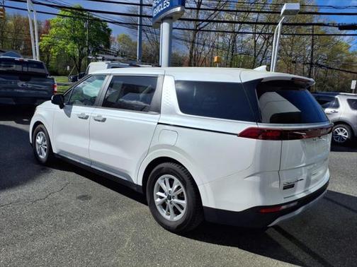 2022 Kia Carnival LX