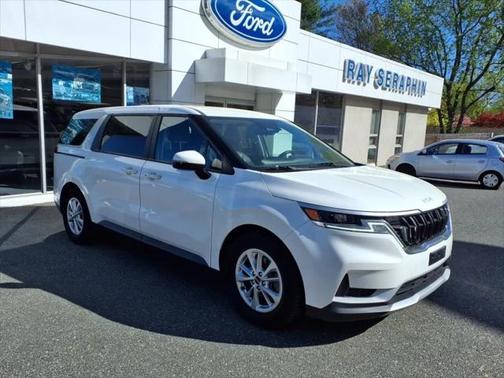 2022 Kia Carnival LX