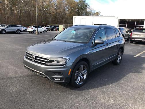 Photo 3 of 23 of 2019 Volkswagen Tiguan 2.0T SEL Premium