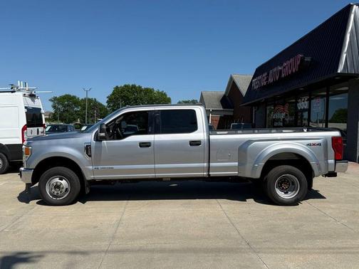 Iconic Silver Metallic 2022 Ford F-350 XLT