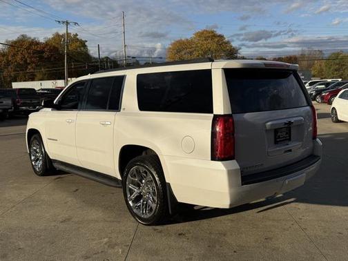 2017 Chevrolet Suburban LT