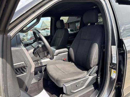 Magnetic Metallic 2016 Ford F-150 XLT