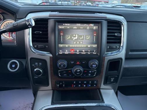 2018 RAM 3500 Laramie Crew Cab 4x4 6'4' Box