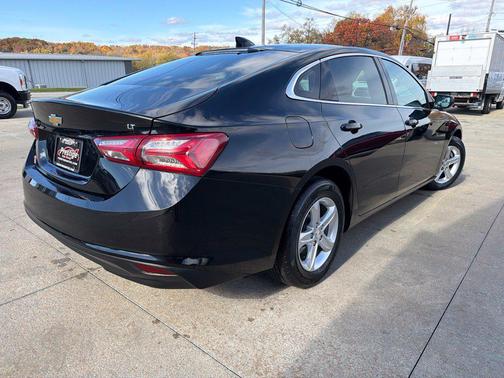 Mosaic Black Metallic 2022 Chevrolet Malibu FWD LT