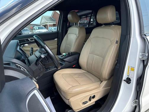 White Platinum Metallic Tri-Coat 2016 Ford Explorer Limited