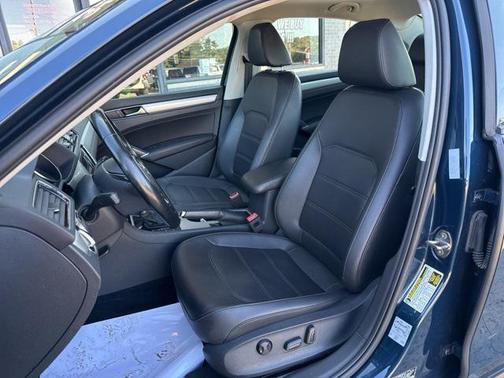 2019 Volkswagen Passat 2.0T Wolfsburg Edition