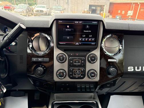White Platinum Metallic Tri-Coat 2016 Ford F-250 Platinum