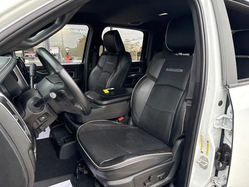 2024 RAM 3500 Laramie Crew Cab 4x4 8' Box