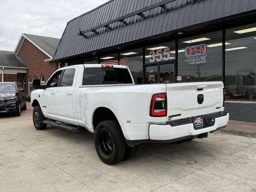 2024 RAM 3500 Laramie Crew Cab 4x4 8' Box