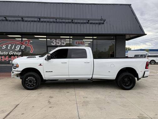 2024 RAM 3500 Laramie Crew Cab 4x4 8' Box