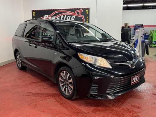 2020 Toyota Sienna LE