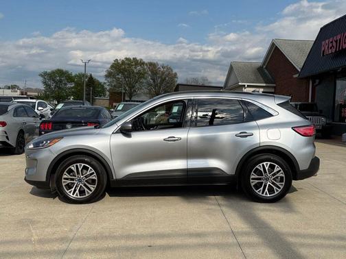 Iconic Silver Metallic 2022 Ford Escape SEL
