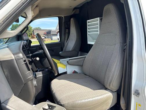 Summit White 2018 Chevrolet Express 3500 Work Van