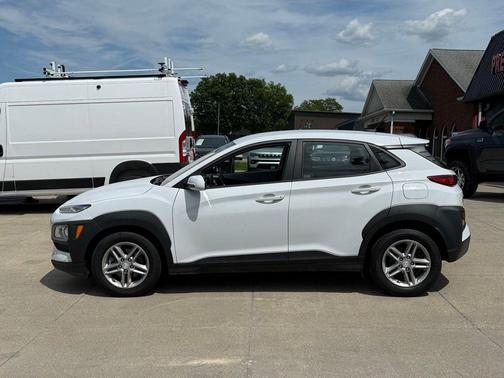 Chalk White 2020 Hyundai KONA SE