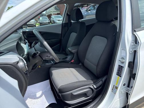 Chalk White 2020 Hyundai KONA SE