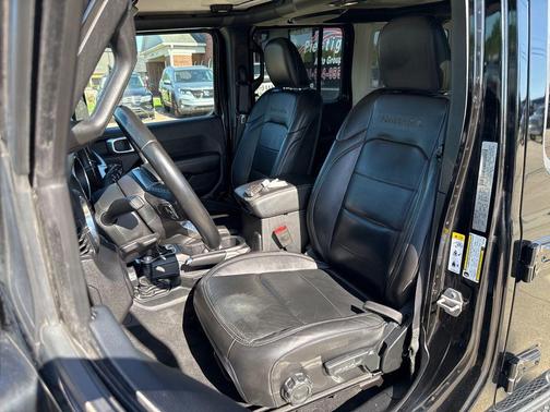 Black Clearcoat 2018 Jeep Wrangler Unlimited Sahara