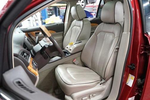 2012 Lincoln MKX Base