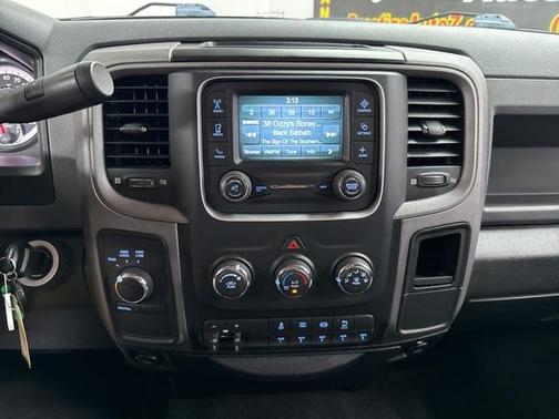 2018 RAM 3500 Tradesman Crew Cab 4x4 6'4' Box