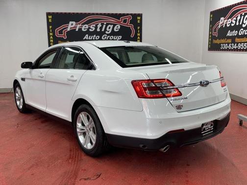 2017 Ford Taurus SEL