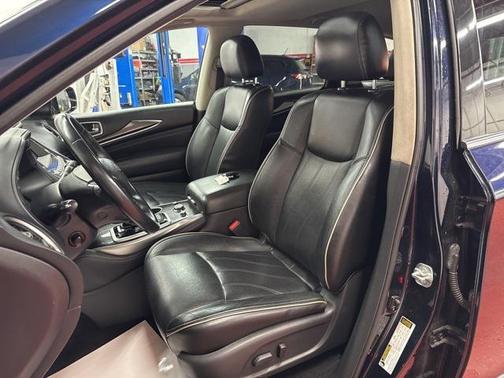 2017 INFINITI QX60 Base