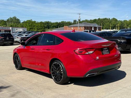 Redline Red Tricoat Pearl 2016 Chrysler 200 S