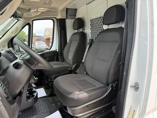Bright White Clearcoat 2024 RAM ProMaster 2500 Tradesman