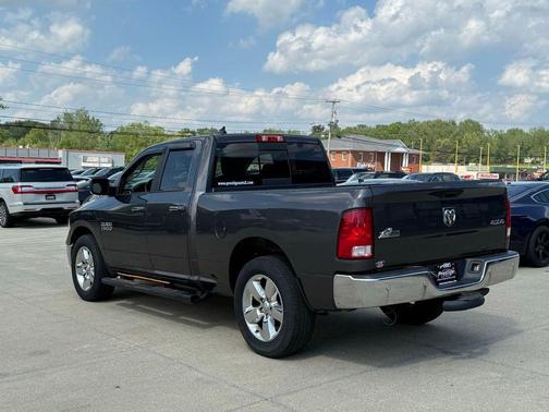 Granite Crystal Metallic Clearcoat 2018 RAM 1500 Big Horn