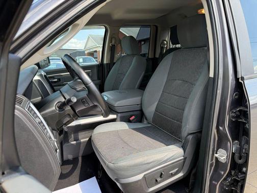 Granite Crystal Metallic Clearcoat 2018 RAM 1500 Big Horn