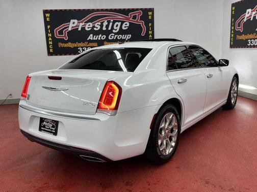 2017 Chrysler 300C Platinum